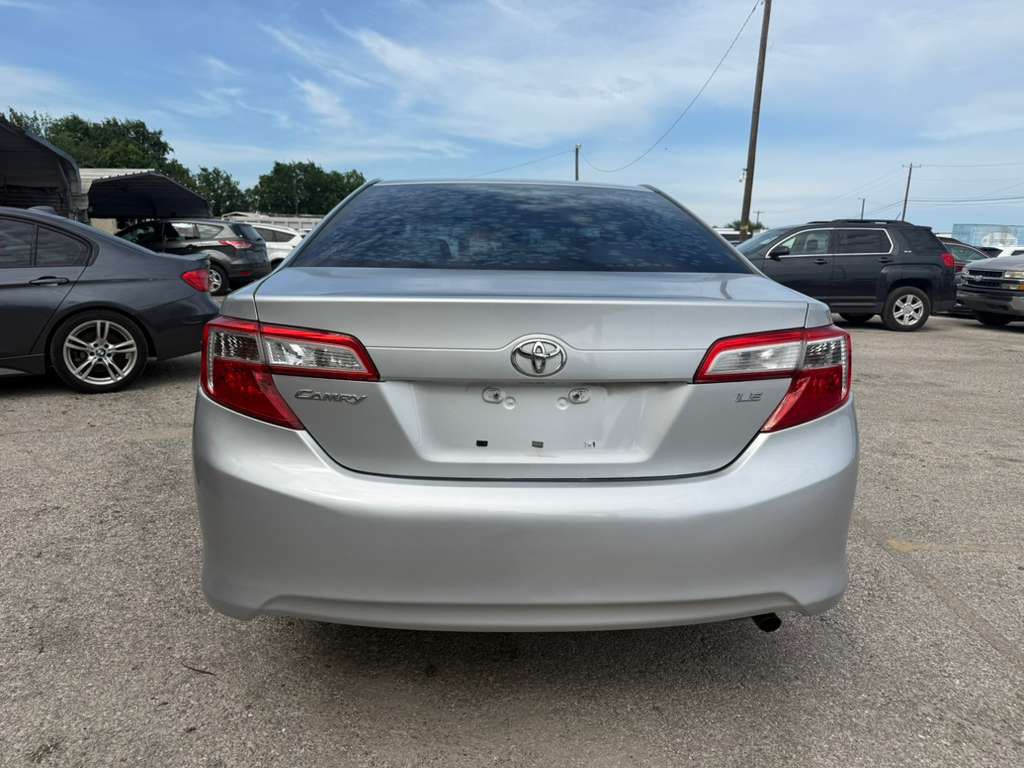 2013 Toyota Camry Image 4
