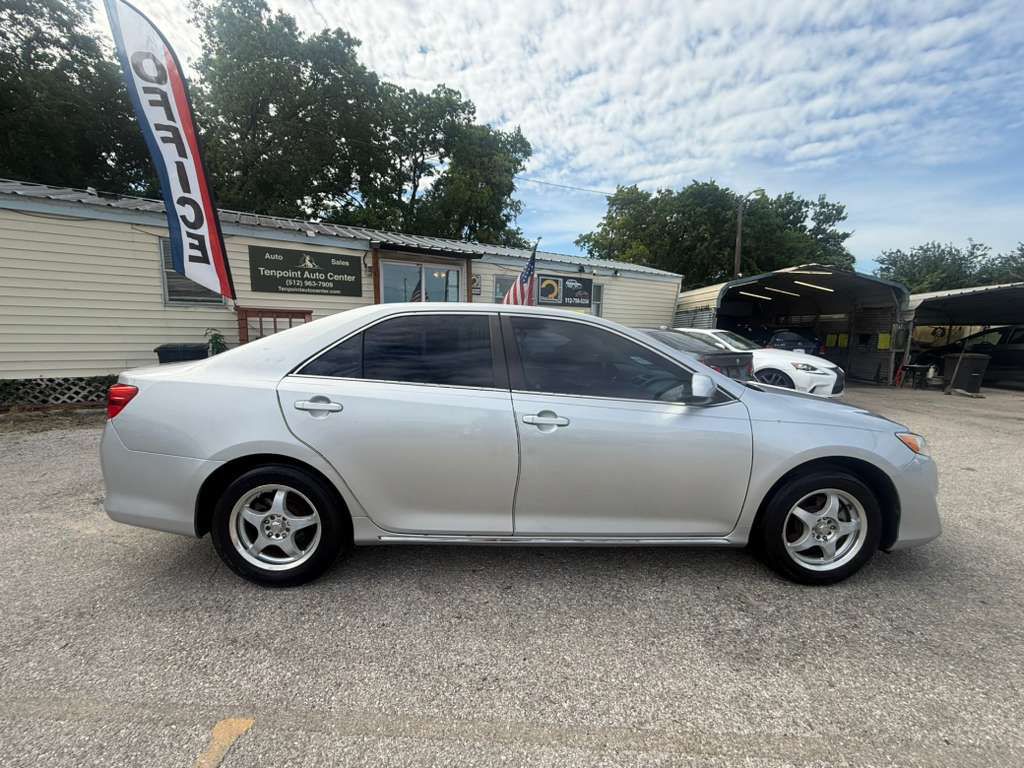 2013 Toyota Camry Image 7