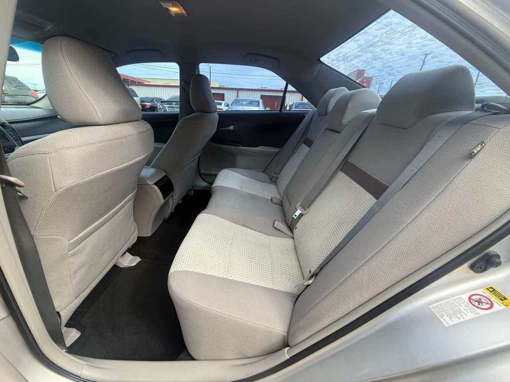 2013 Toyota Camry Image 13