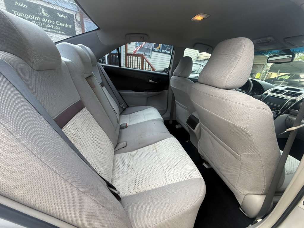 2013 Toyota Camry Image 14