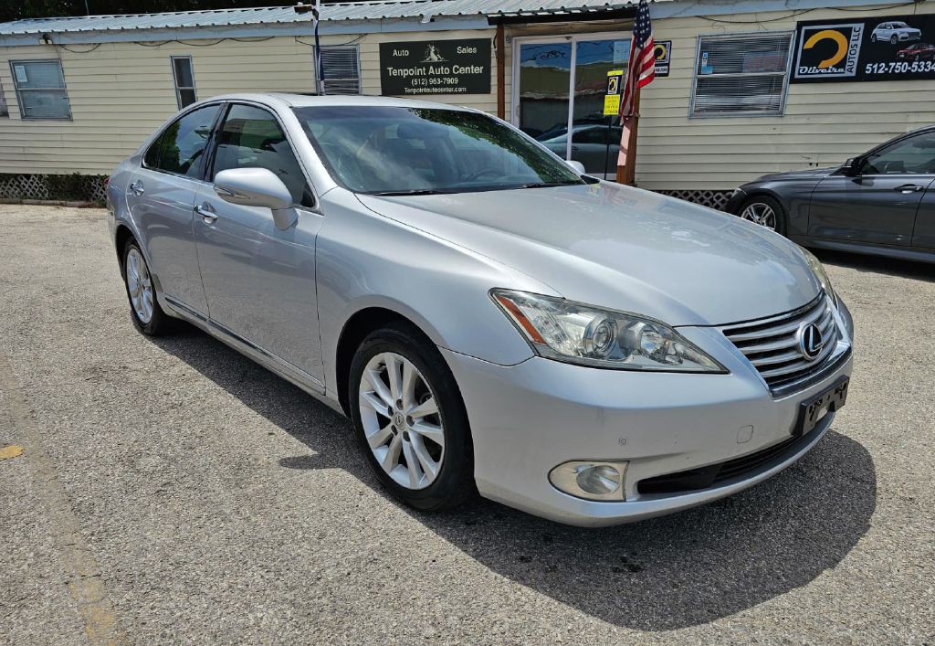 2011 Lexus ES Image 2