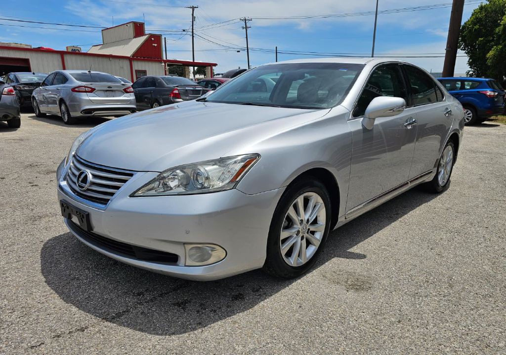 2011 Lexus ES Image 3