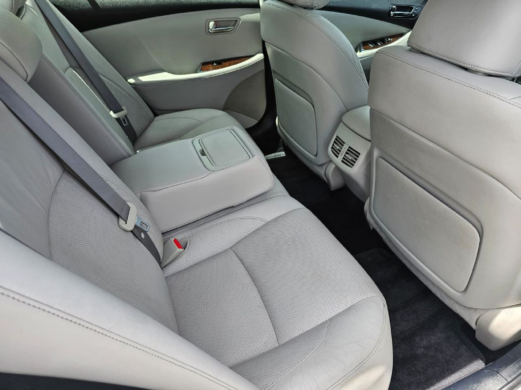 2011 Lexus ES Image 12