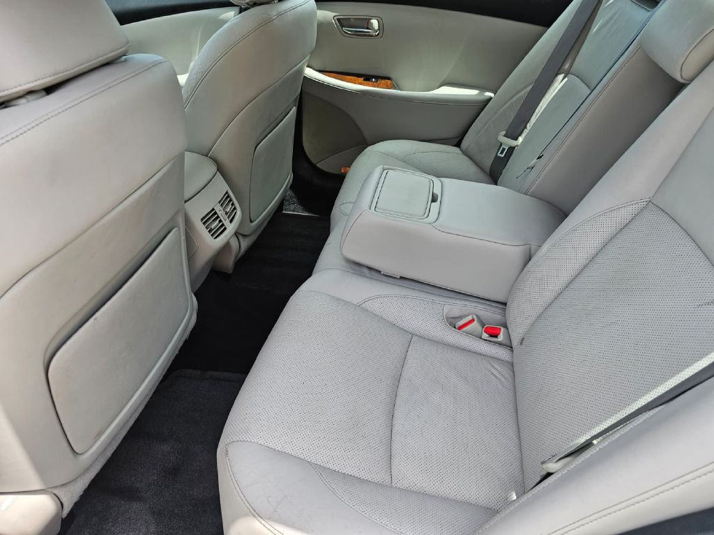 2011 Lexus ES Image 14