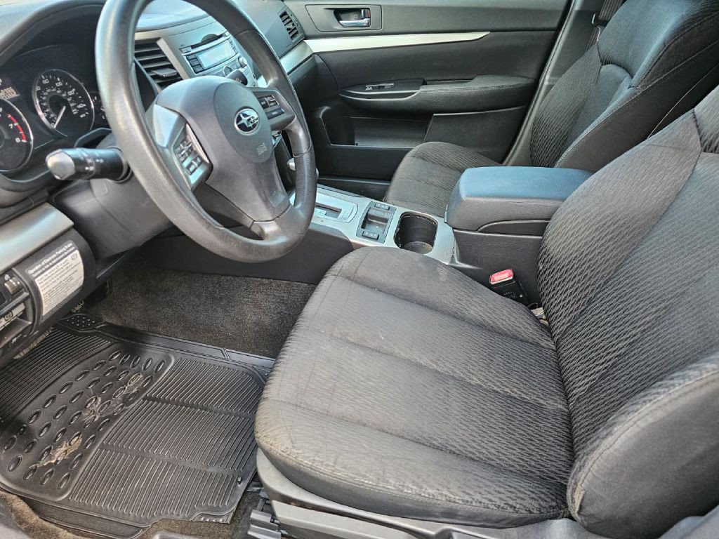 2012 Subaru Outback Image 8