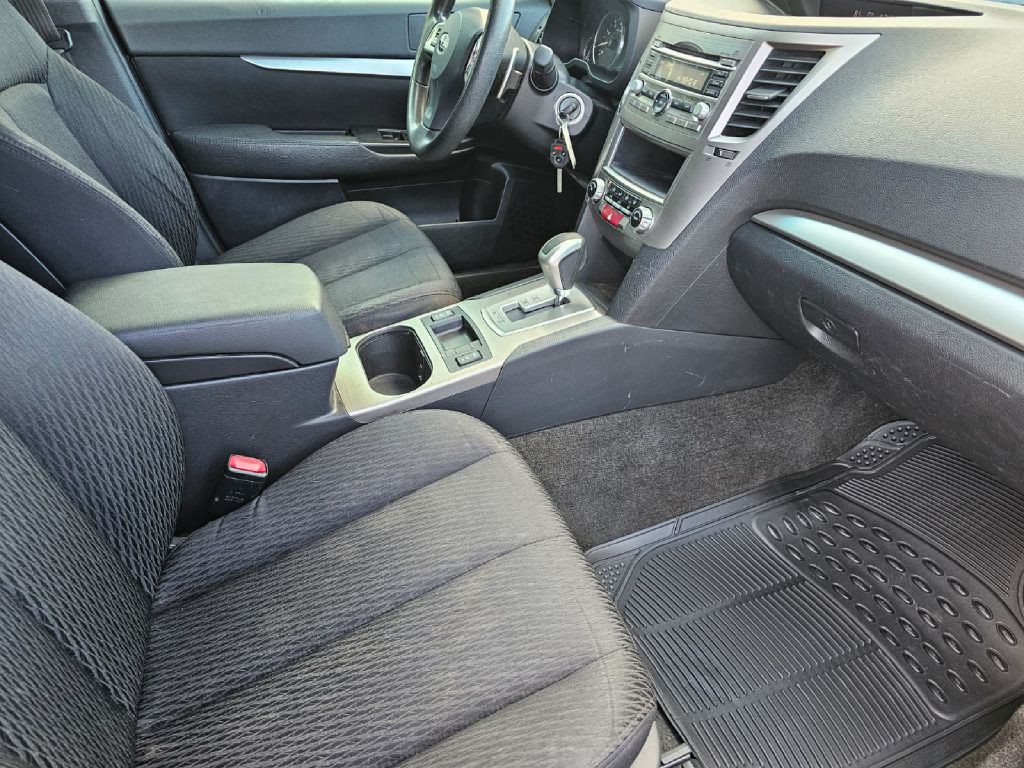 2012 Subaru Outback Image 11