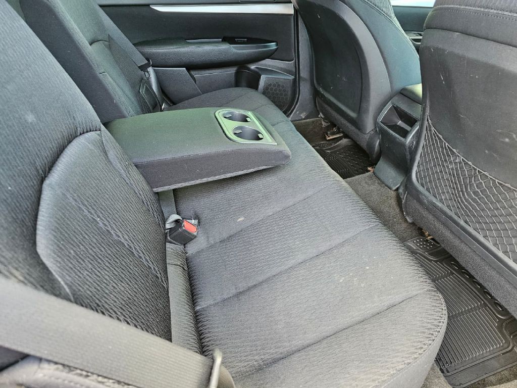 2012 Subaru Outback Image 12