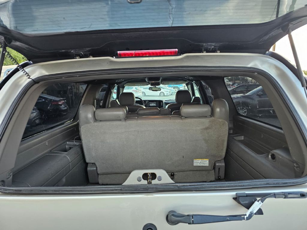 2005 Chevrolet Suburban Image 17