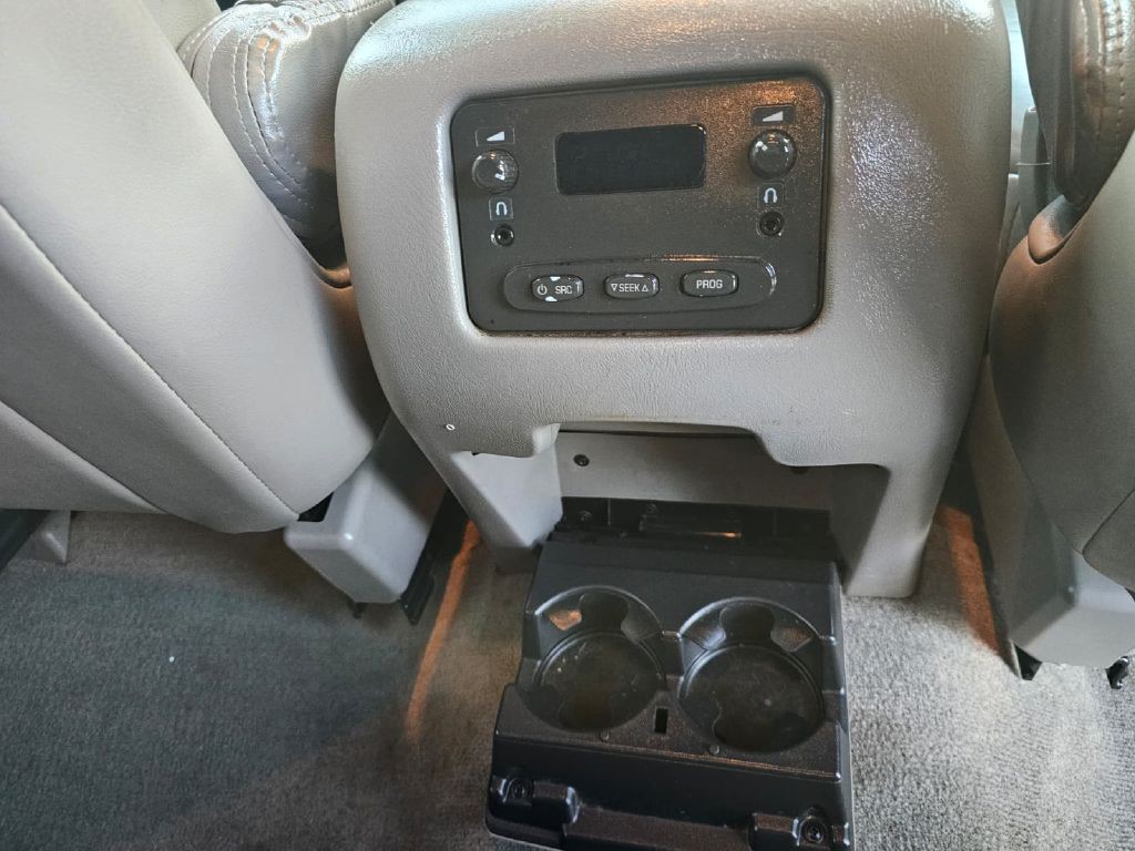 2005 Chevrolet Suburban Image 20