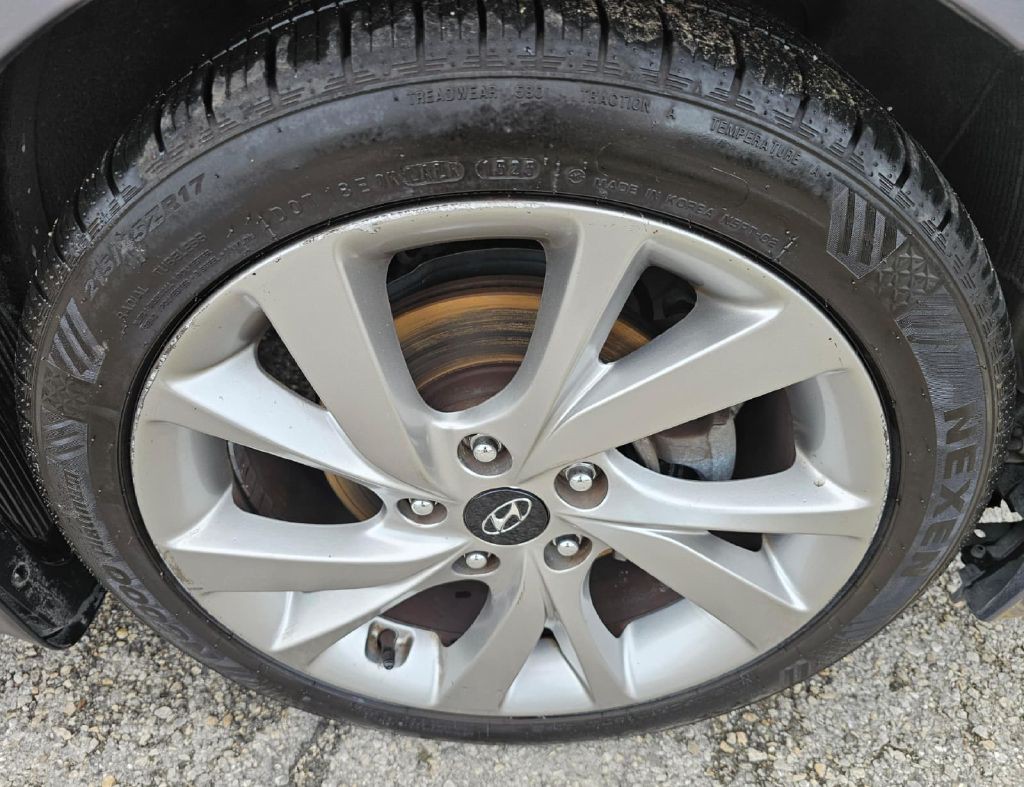 2016 Hyundai Veloster Image 12