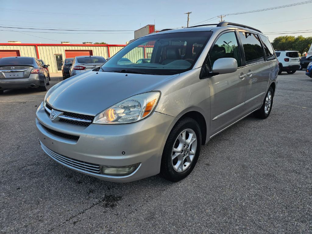 2005 Toyota Sienna Image 2