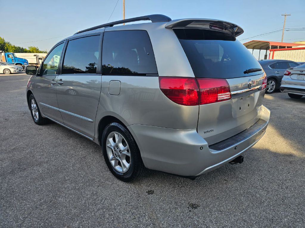 2005 Toyota Sienna Image 4