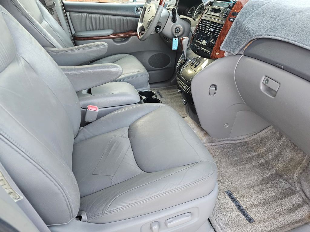 2005 Toyota Sienna Image 10
