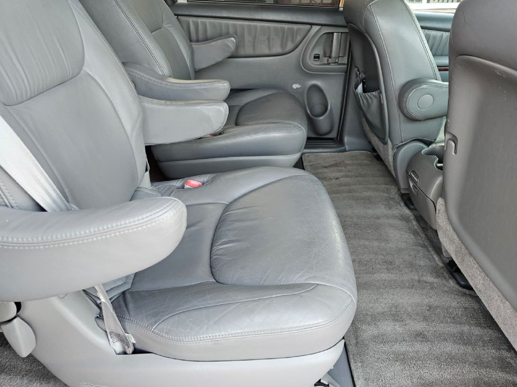 2005 Toyota Sienna Image 11