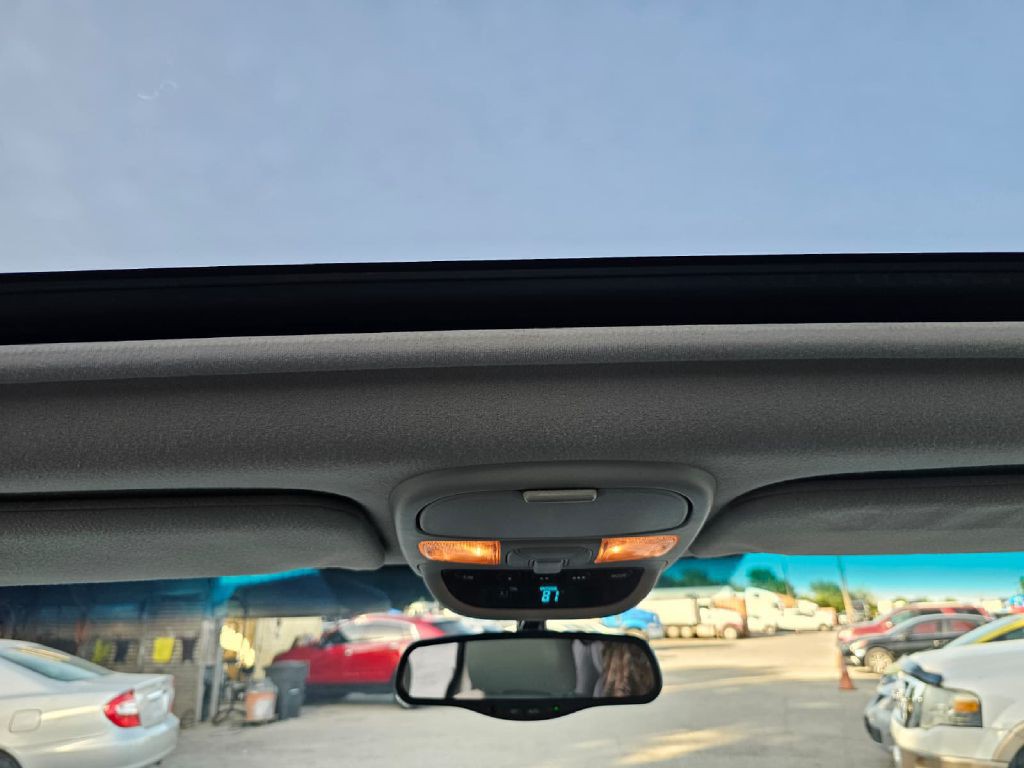 2005 Toyota Sienna Image 17