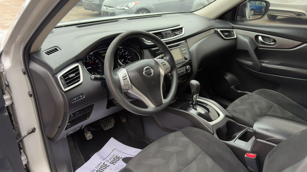 2016 Nissan Rogue Image 10