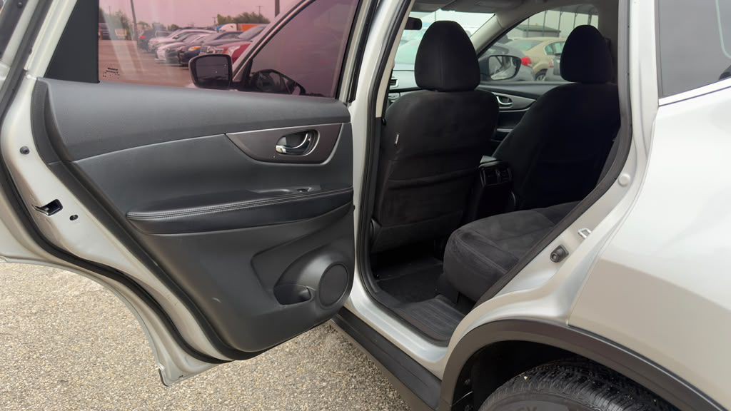 2016 Nissan Rogue Image 14
