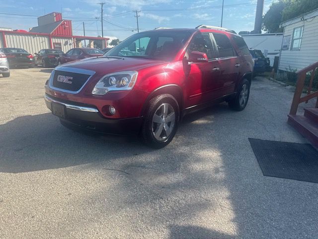 2010 GMC Acadia Image 2