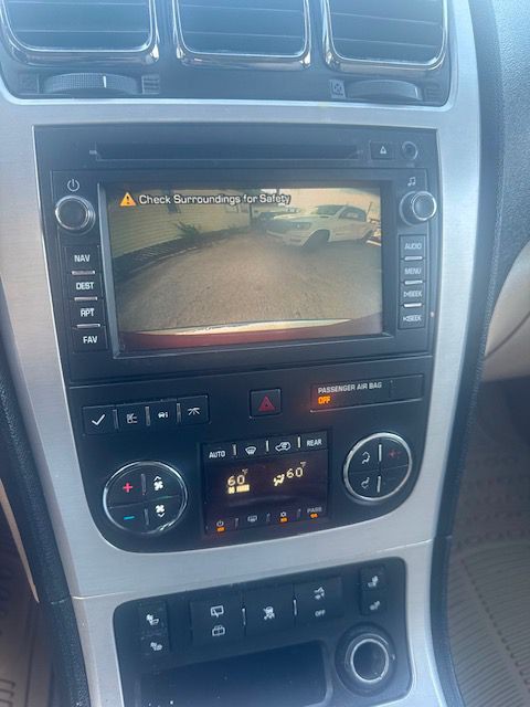 2010 GMC Acadia Image 7