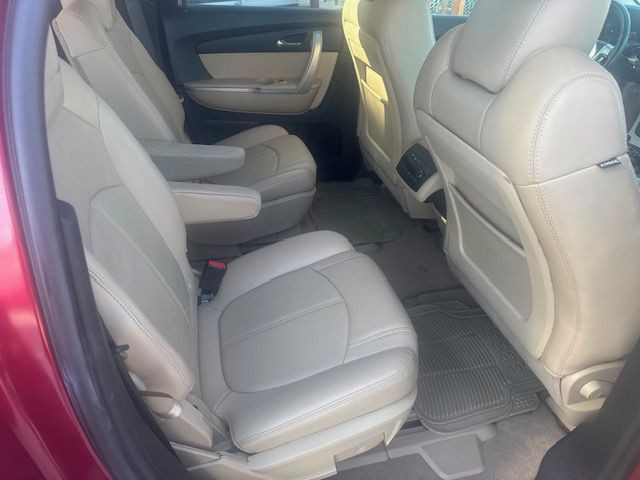 2010 GMC Acadia Image 12