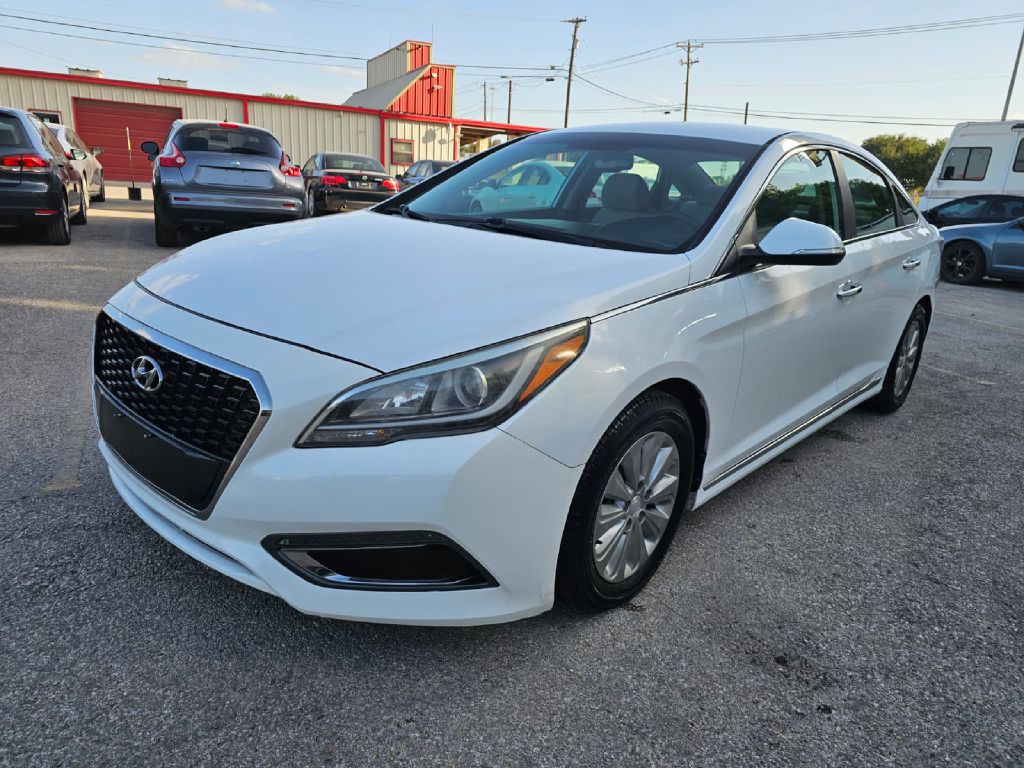2017 Hyundai Sonata Image 2