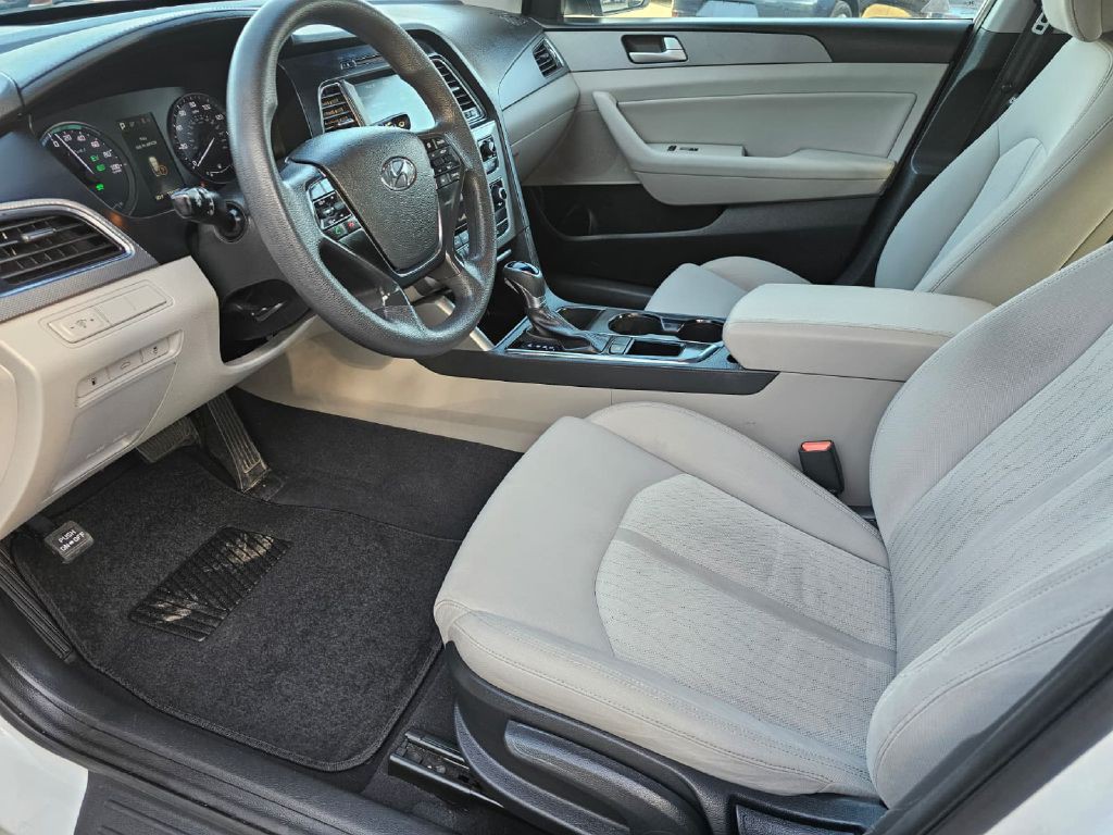 2017 Hyundai Sonata Image 8