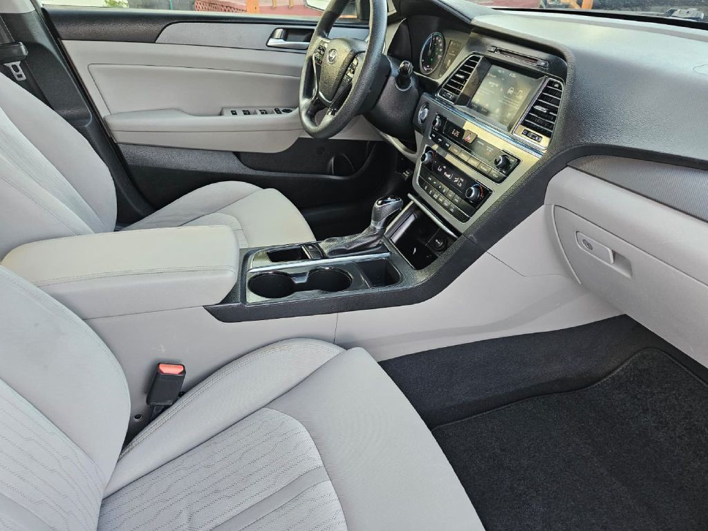 2017 Hyundai Sonata Image 12