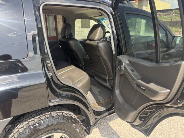 2011 Nissan Xterra Image 11