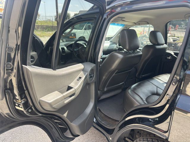 2011 Nissan Xterra Image 12