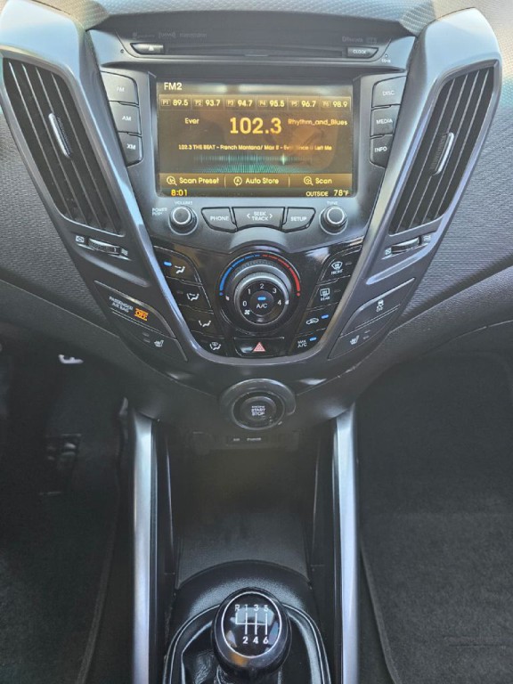 2014 Hyundai Veloster Image 11