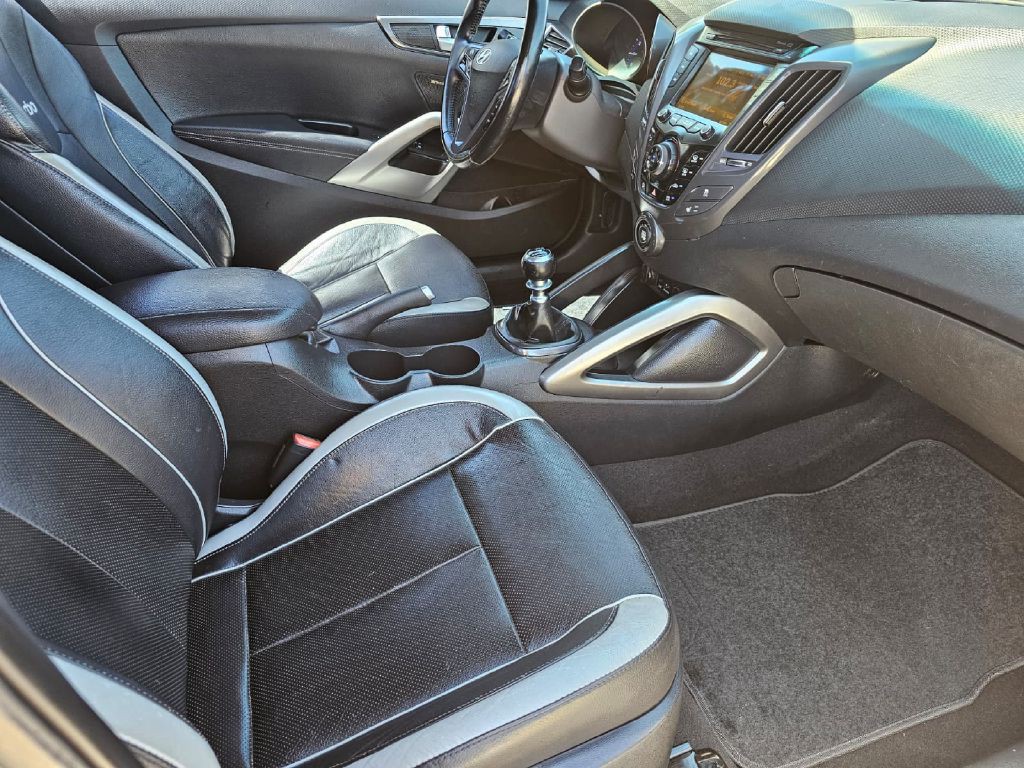 2014 Hyundai Veloster Image 18