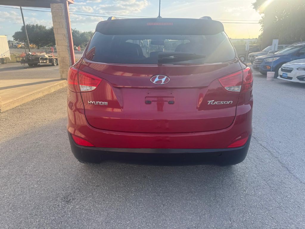 2011 Hyundai Tucson Image 3