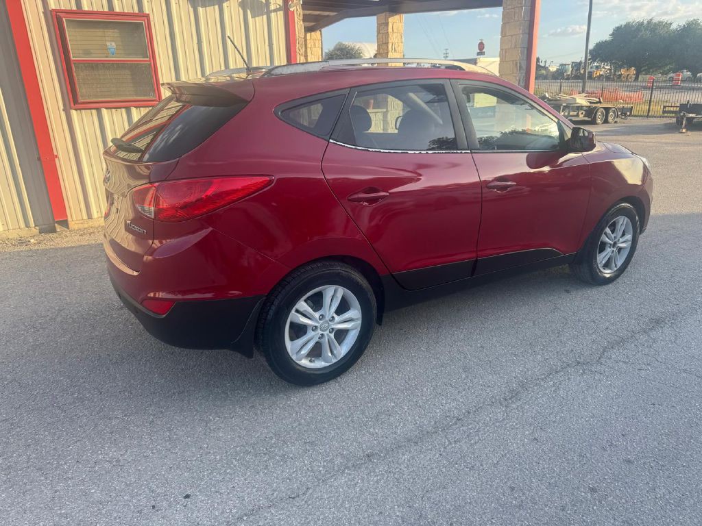 2011 Hyundai Tucson Image 4