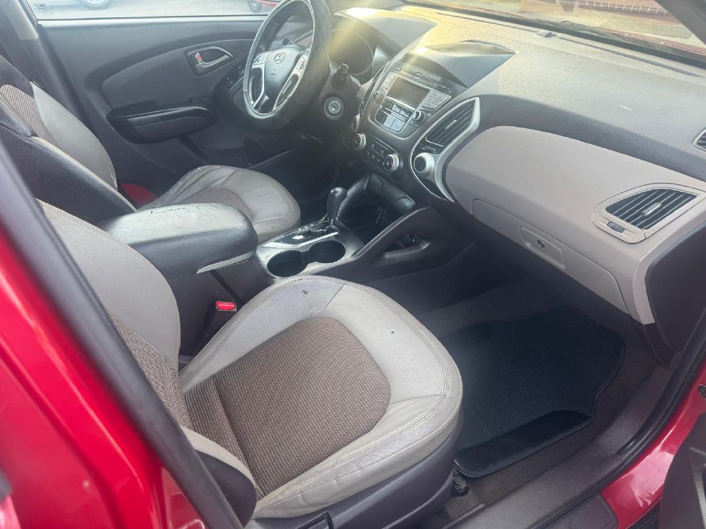 2011 Hyundai Tucson Image 5