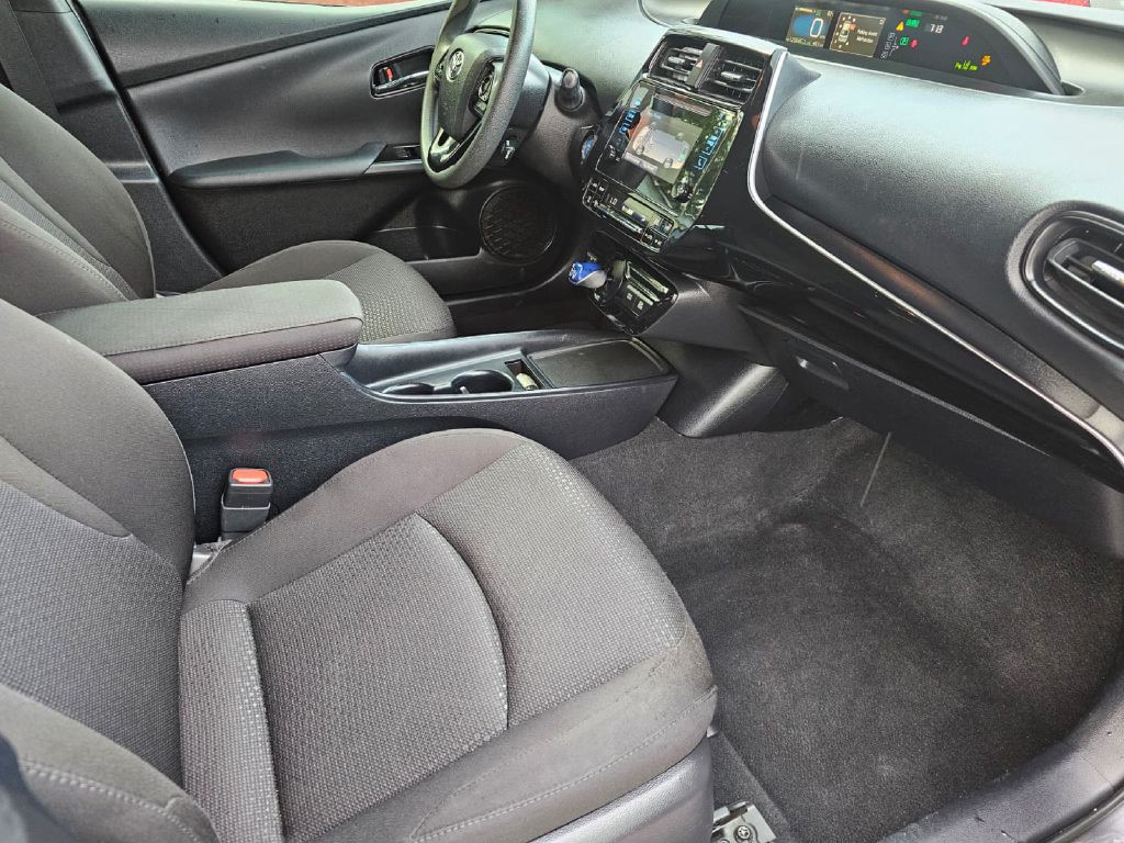 2019 Toyota Prius Image 14