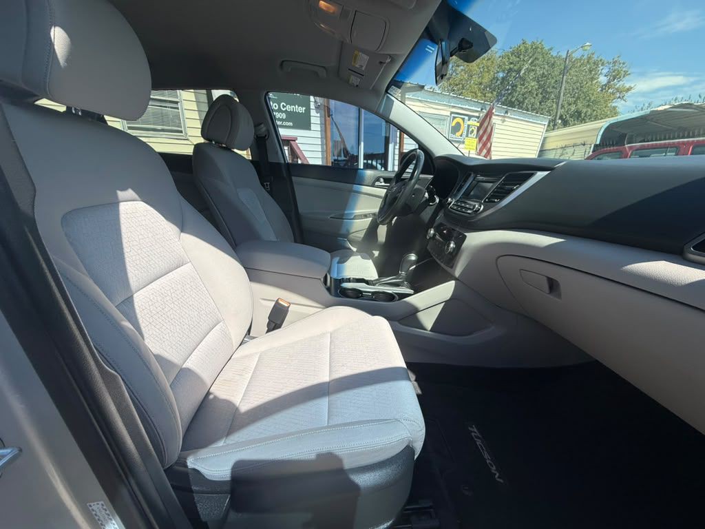 2016 Hyundai Tucson Image 15