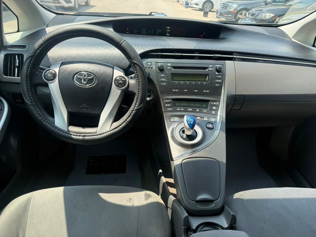 2010 Toyota Prius Image 10