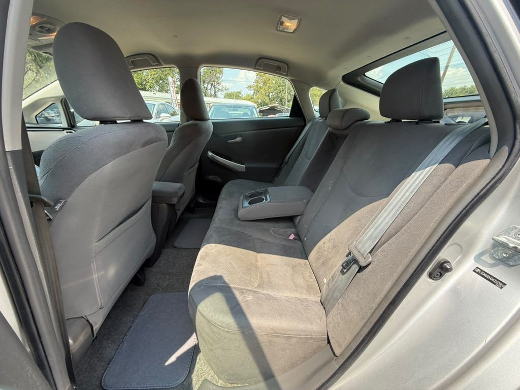 2010 Toyota Prius Image 13