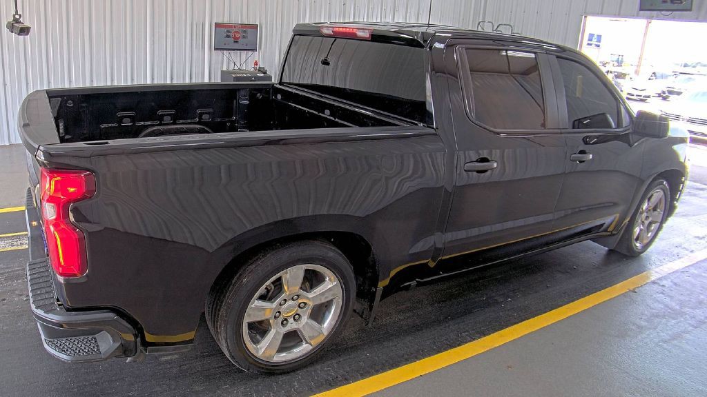 2019 Chevrolet Silverado 1500 Image 2