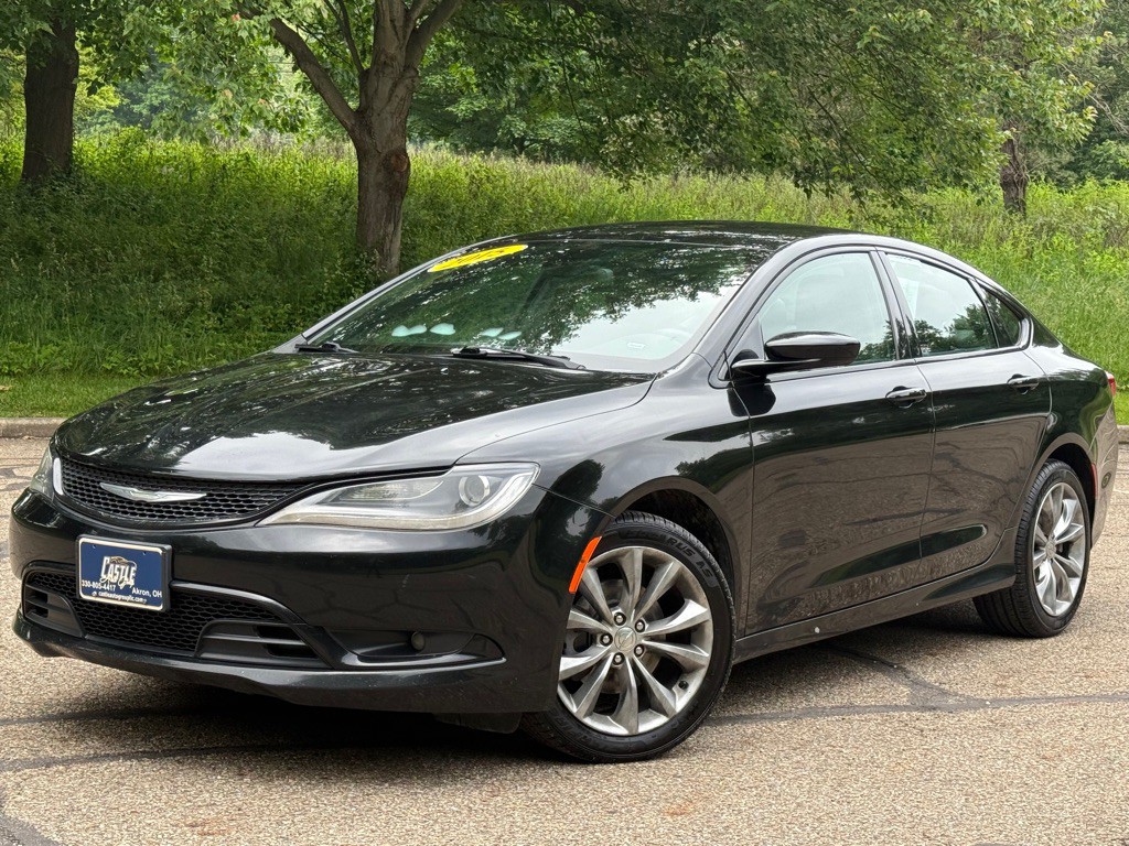 2015 Chrysler 200 Image 1