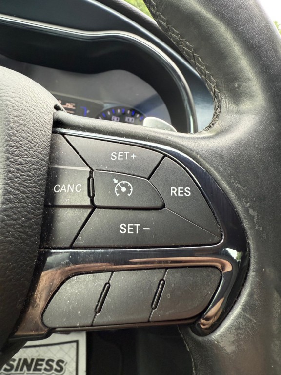2015 Chrysler 200 Image 6