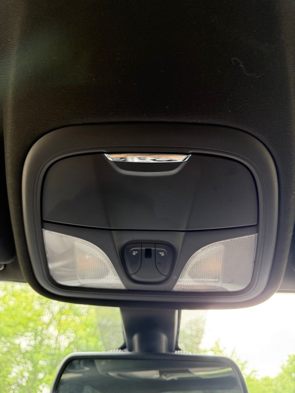2015 Chrysler 200 Image 10