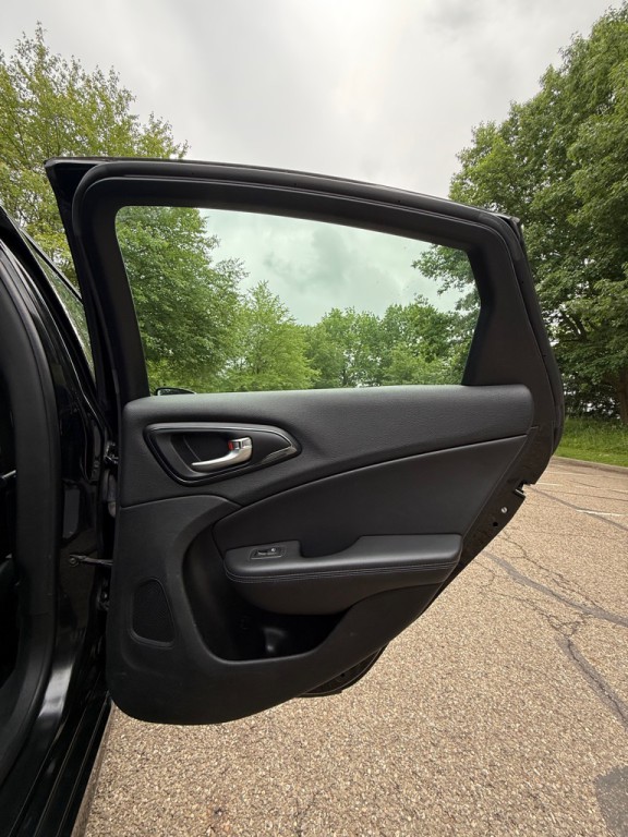 2015 Chrysler 200 Image 18