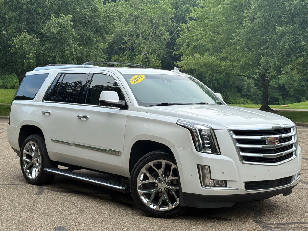 2017 Cadillac Escalade Image 2