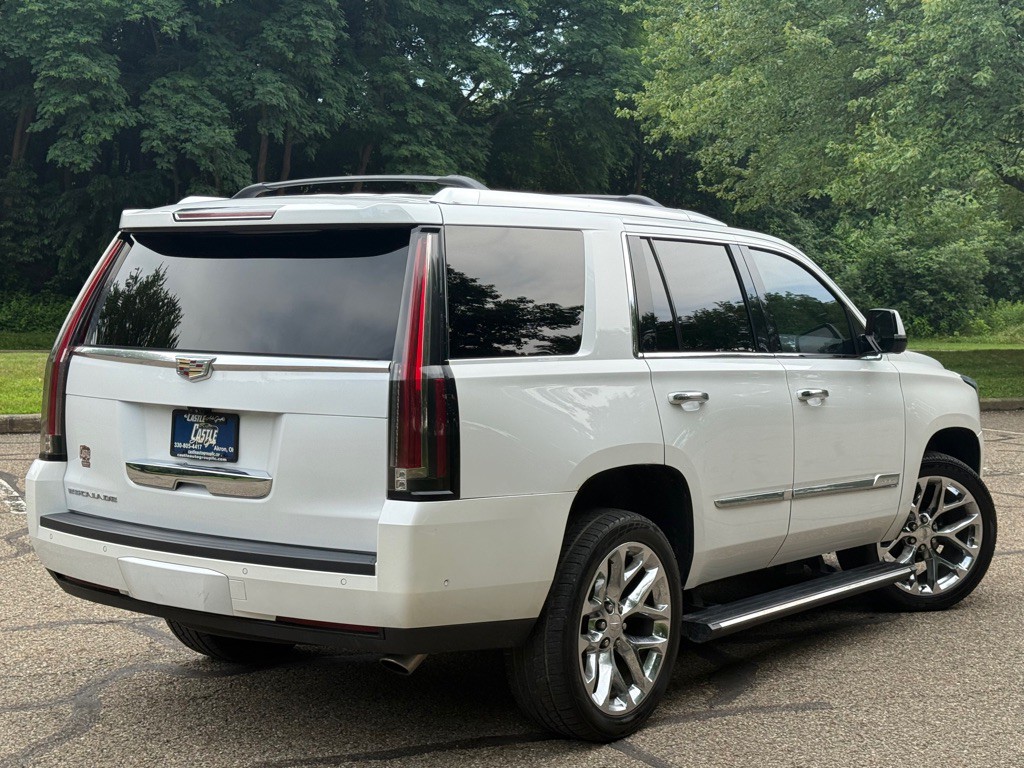 2017 Cadillac Escalade Image 4