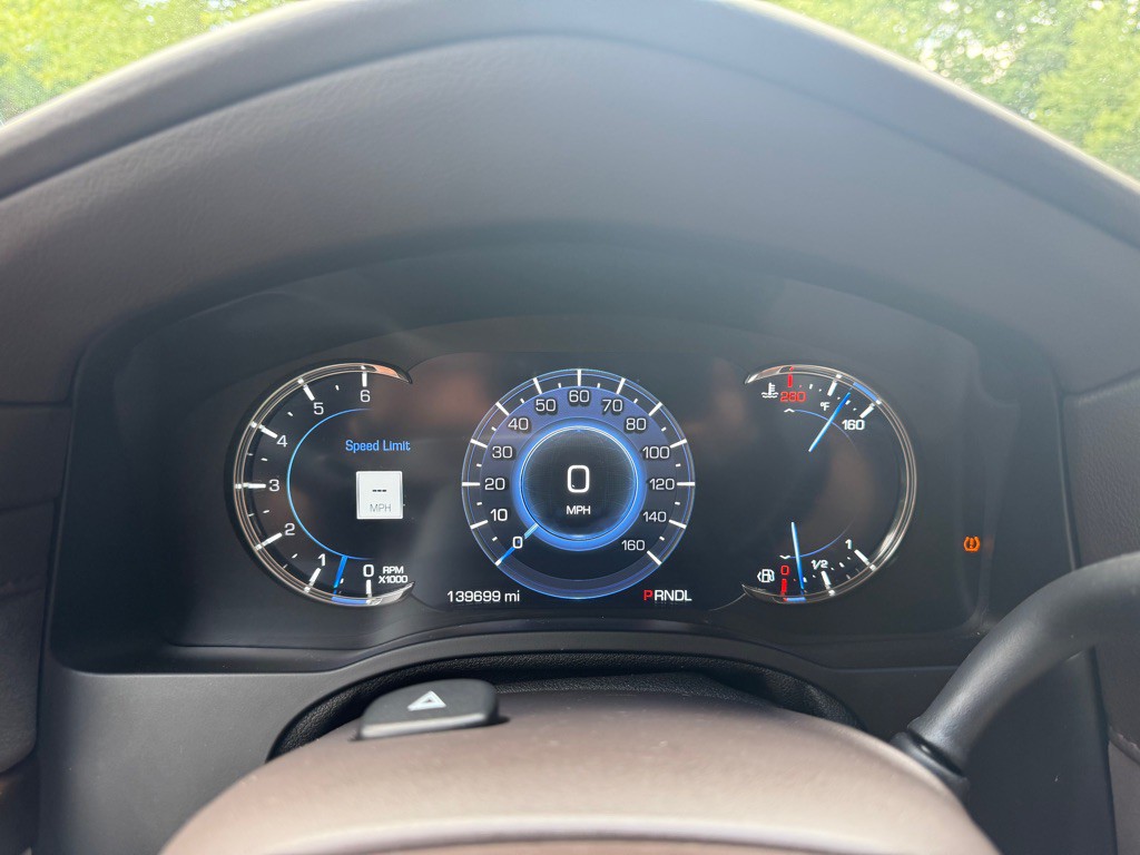 2017 Cadillac Escalade Image 5