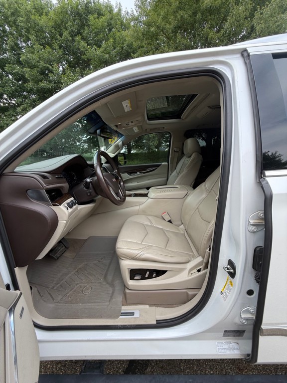 2017 Cadillac Escalade Image 13