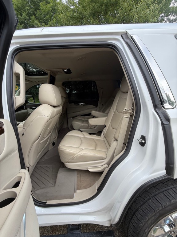 2017 Cadillac Escalade Image 14