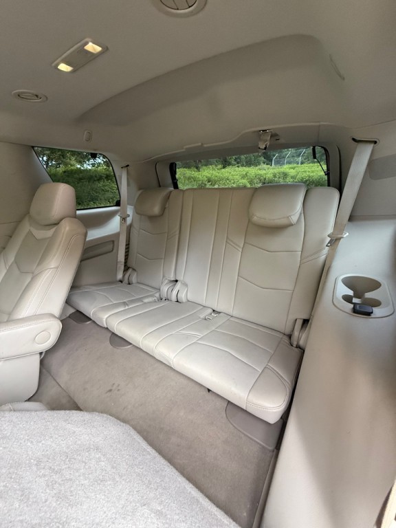 2017 Cadillac Escalade Image 18