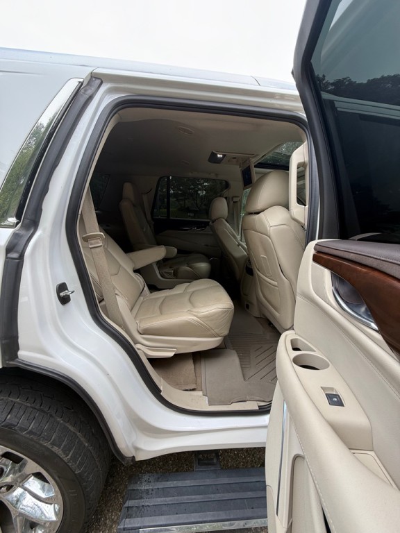 2017 Cadillac Escalade Image 22